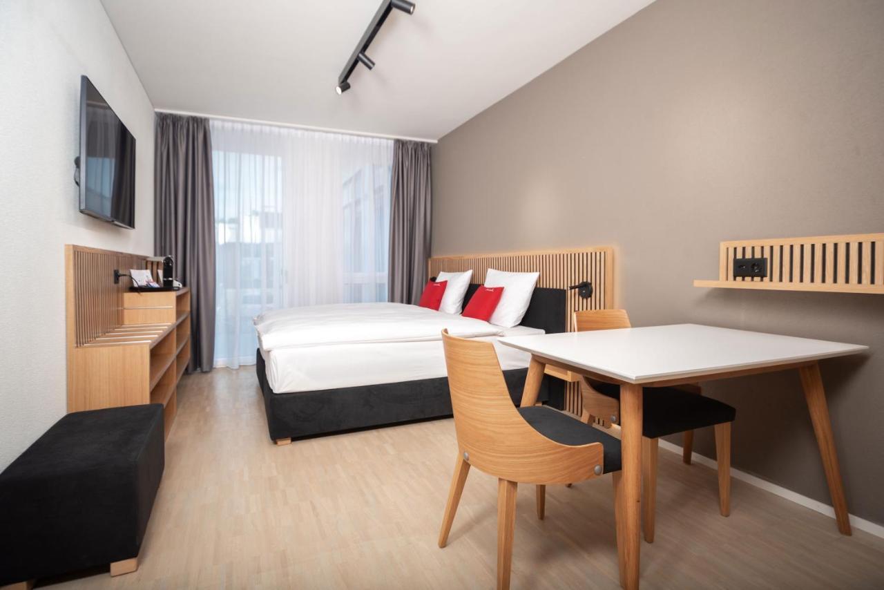 Tailormade Hotel Bab Bachenbuelach Bachenbulach Bagian luar foto